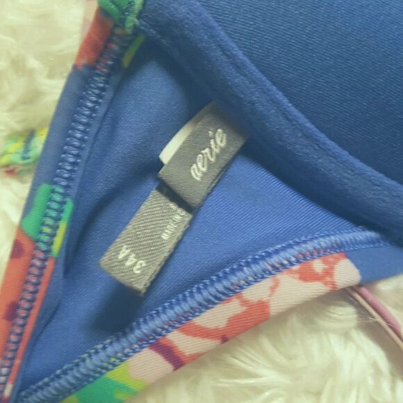 AERIE Bikini Swimsuit Top Padded Push up Floral Underwire Size 34A - Picture 2 of 6